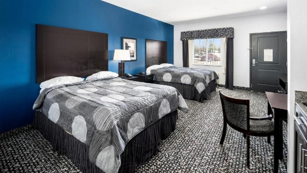 Belmont Inn and Suites image 14