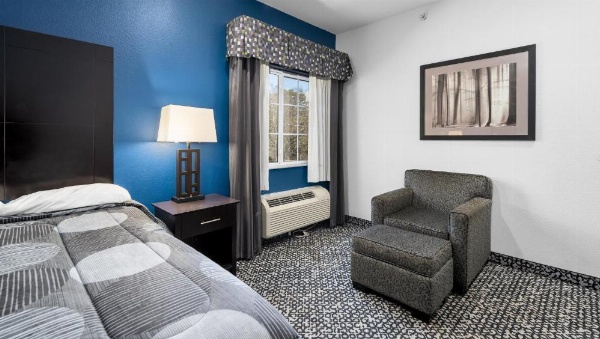 Belmont Inn and Suites image 25