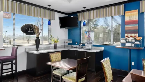 Belmont Inn and Suites 5