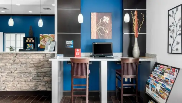 Belmont Inn and Suites 6